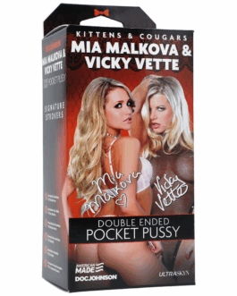 Mia Malkova en Vicky Vette – Double Pocket Pussy Masturbator